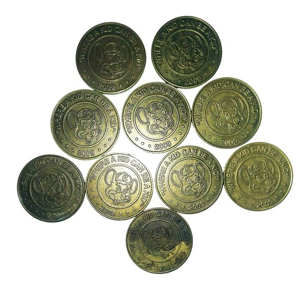 Chuck E Cheese Arcade Tokens Lot of 9 - 2009 Circulated - Picture 2 of 2